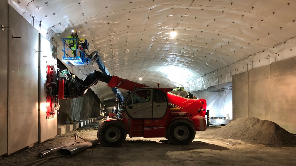Sekundární ostění tunelu Skärholmen ve Stockholmu