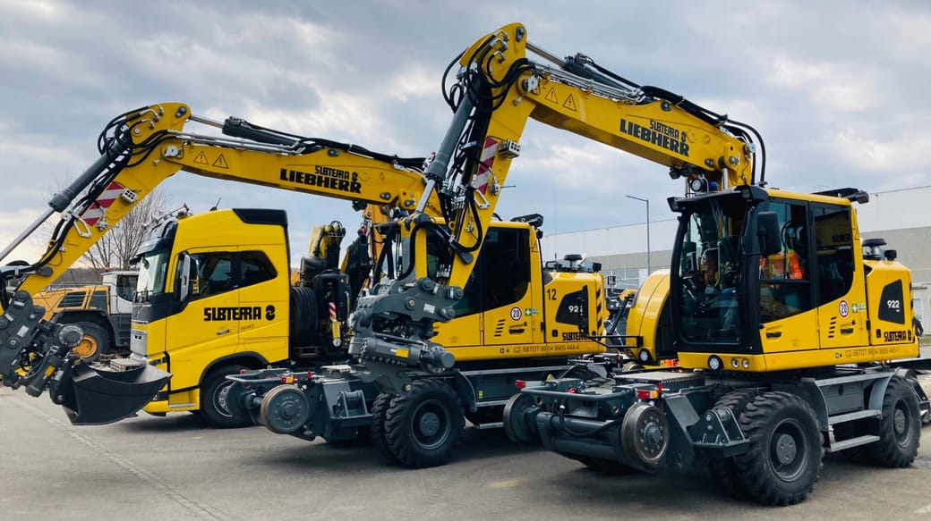 New Liebherr A 922 Rail double-track excavators