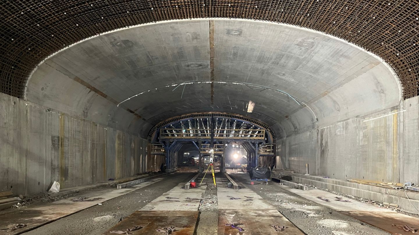 Betonáž tunelu Skärholmen ve Stockholmu