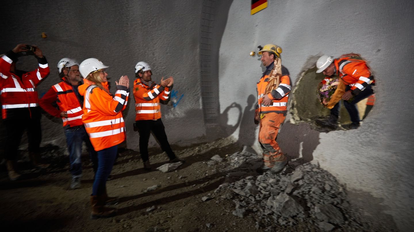 Prorážka únikové štoly tunelu Kramer