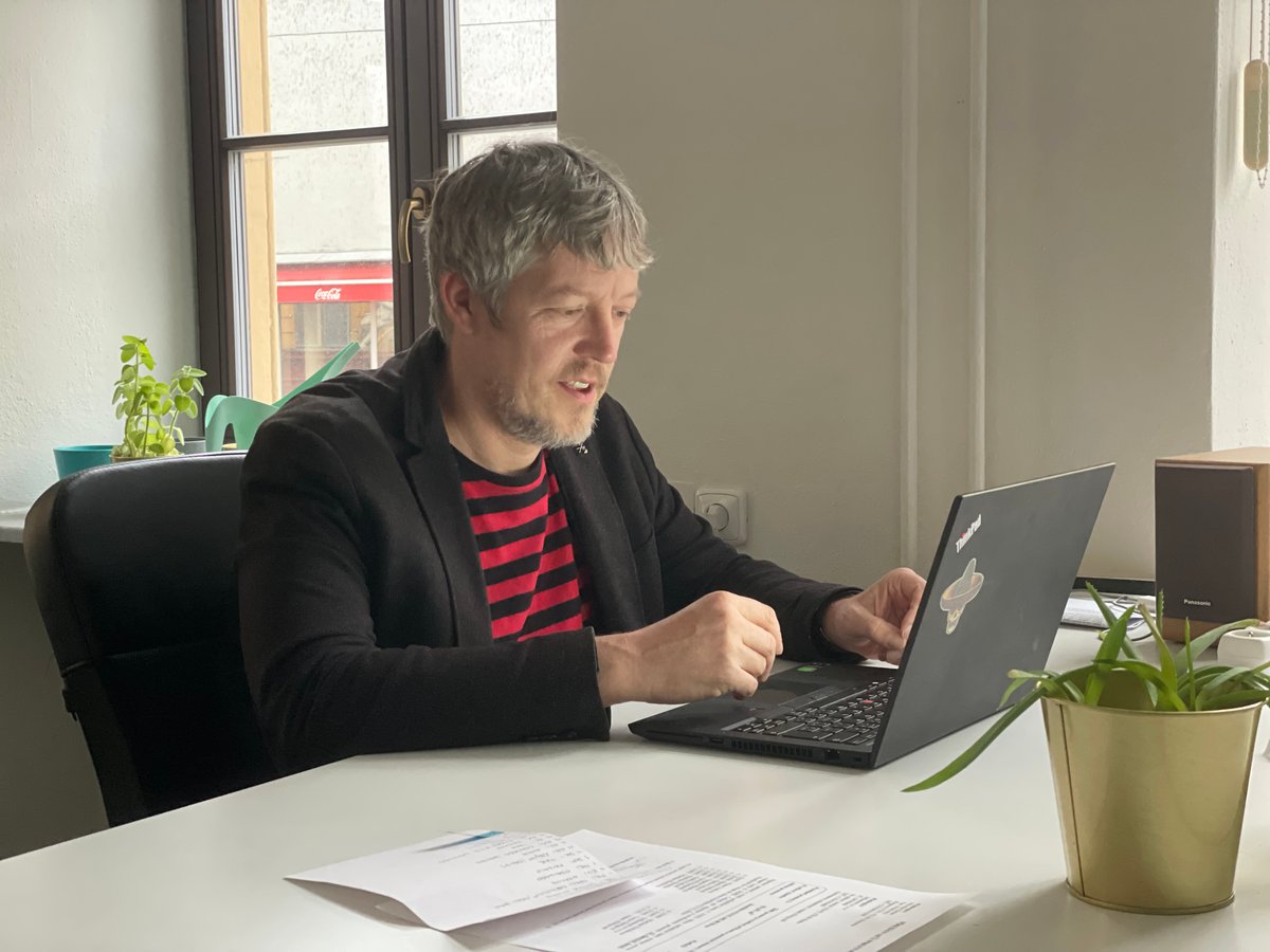 „Můžete být klidně na všech sociálních sítích, ale musíte vědět proč.“ S Adamem Zbiejczukem nejen o LinkedInu
