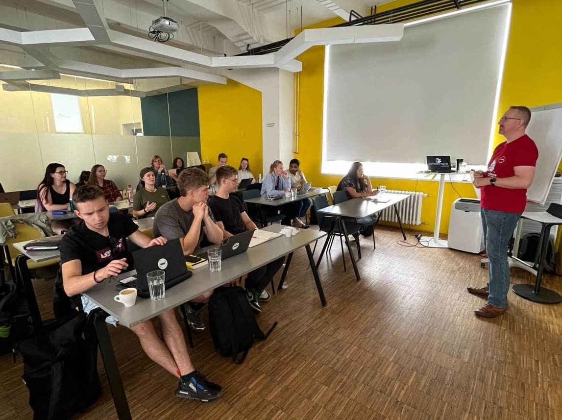 Na svět se klube 10 společensky prospěšných projektů. Kdo jsou finalisté 13. ročníku Social Impact Award?