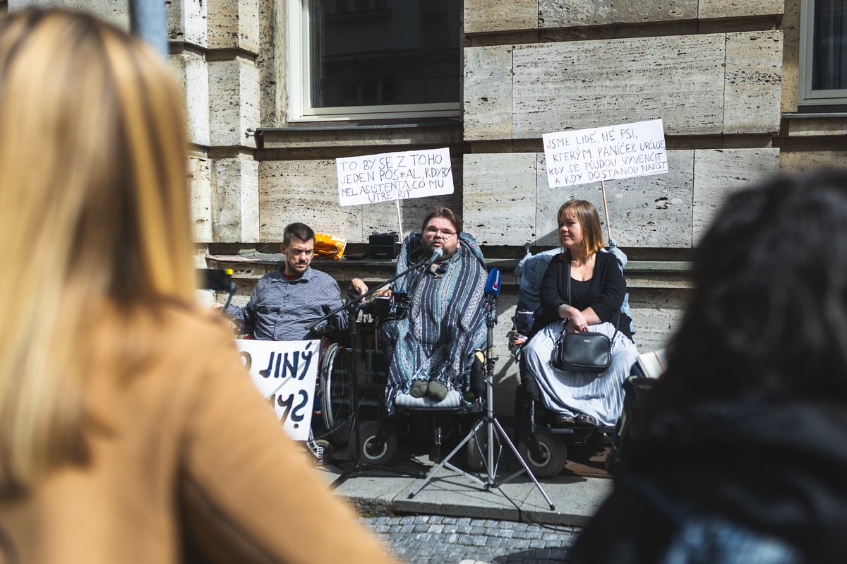 „Nejlépe víme, co potřebujeme.“ Lidé se znevýhodněním mají právo mluvit do veřejných politik