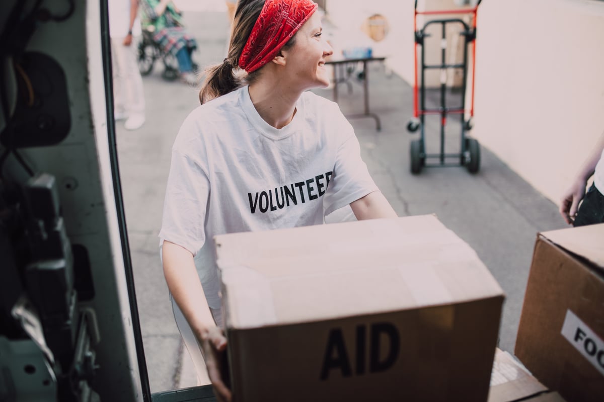 Více peněz, méně dárců. Globální report GivingTuesday zmapoval dárcovství v roce 2021