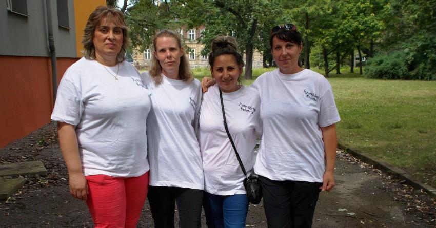 Realizátorky sociální inovace - pracovnice v přímé péči. Zleva: Pavla Parčióvá, Eva Nedomová (vedoucí týmu), Silvia Knyblová a Jaroslava Lišťáková. Foto: Romodrom, o.p.s.
