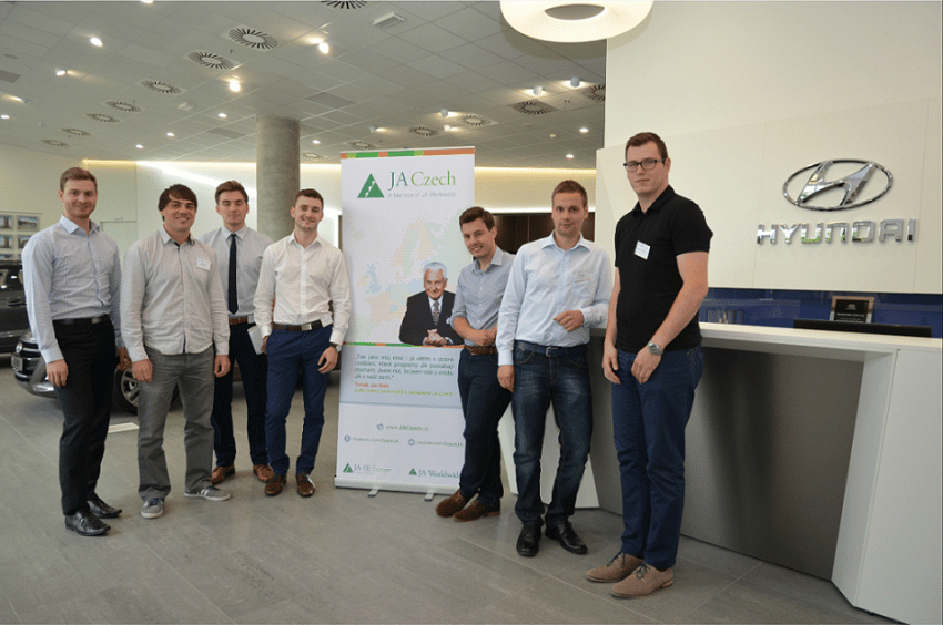 Finalisté soutěže Brilliant Young Entrepreneurs: soutěž podnikatelských nápadů, kterou JA Czech letos vyhlásila s automobilkou Hyundai. Foto: JA Czech