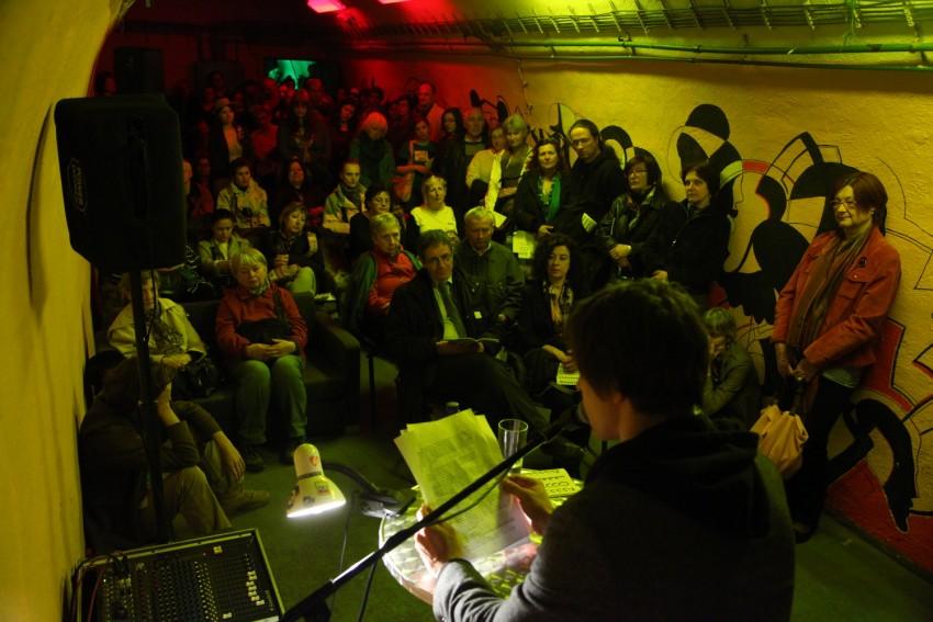 Během Noci literatury na vás kromě atmosféry knižního příběhu mohlo dýchnout i prostředí bunkru pod pražskou Parukářkou. Foto: Česká centra