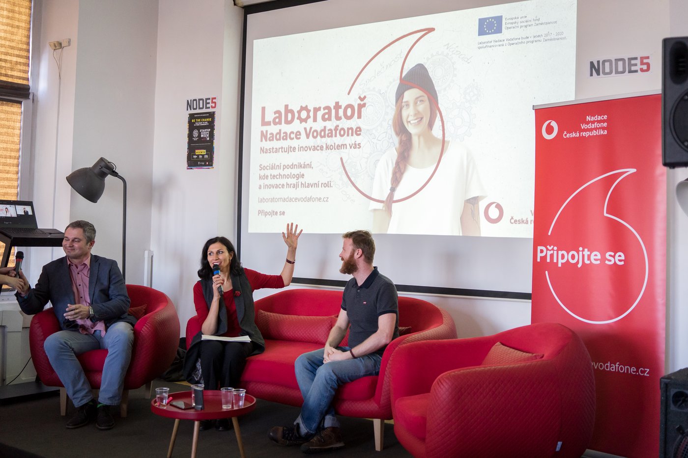 Prezentace programu. Foto: Laboratoř Nadace Vodafone