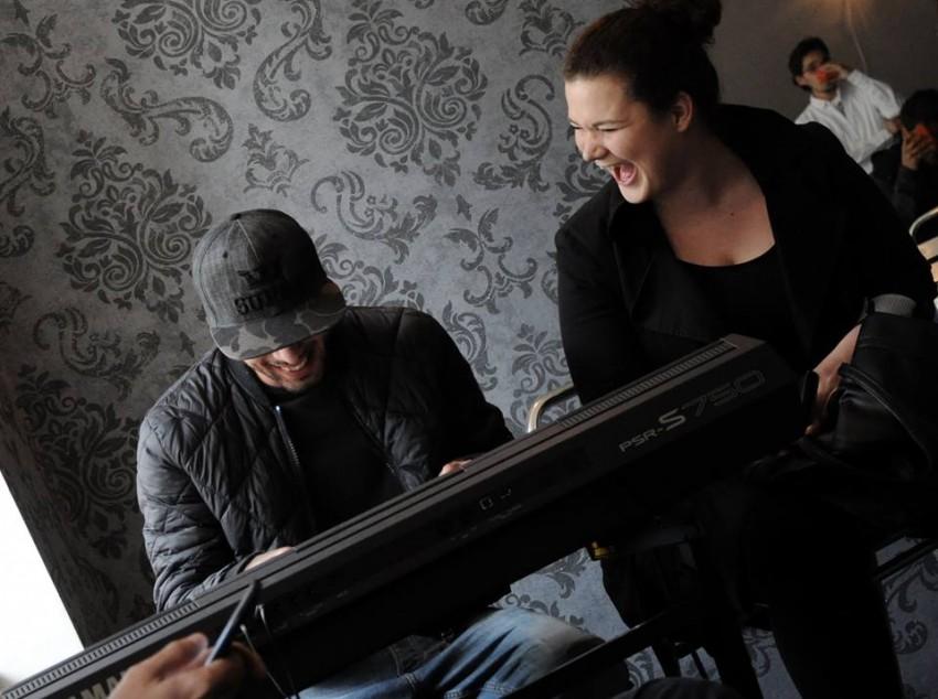  V Amaro Records od prosince běží i jedinečná kavárna s bohatým kulturním programem. Foto: Amaro Records 