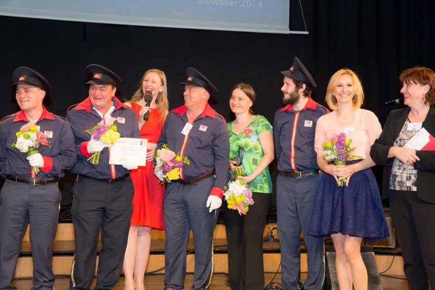 Nota Bene - muži bez domova našli práci jako portýři na slovenském nádraží. Foto: SozialMarie 2015