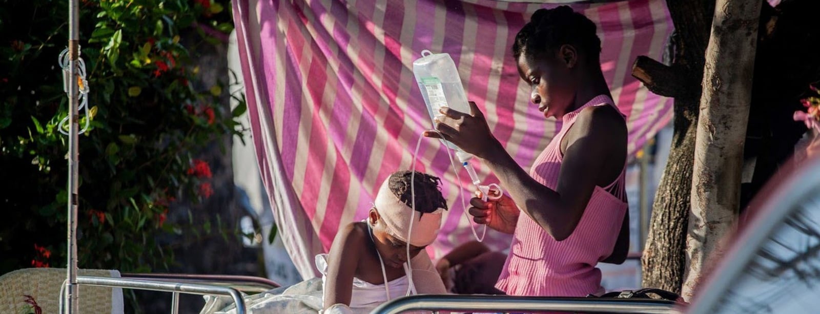 Mrtvý doktor neléčí. Lékaři bez hranic kvůli bezpečnosti pozastavují aktivity na Haiti, které sužuje humanitární krize