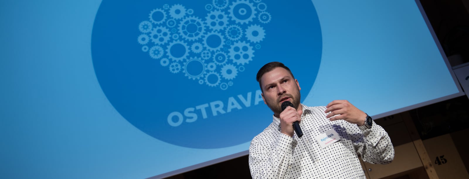 Jak se dostat z bubliny? Během Večera pro občanskou společnost 10 skvělých projektů odhalilo způsoby, jak vyzvat veřejnost k akci