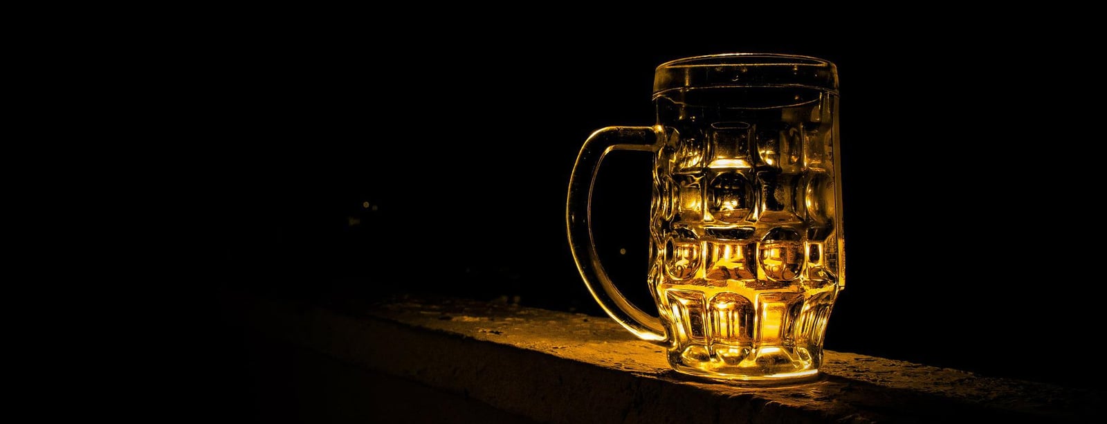 Dětem škodí i nealko pivo, upozorňuje nová kampaň Nechmel děti