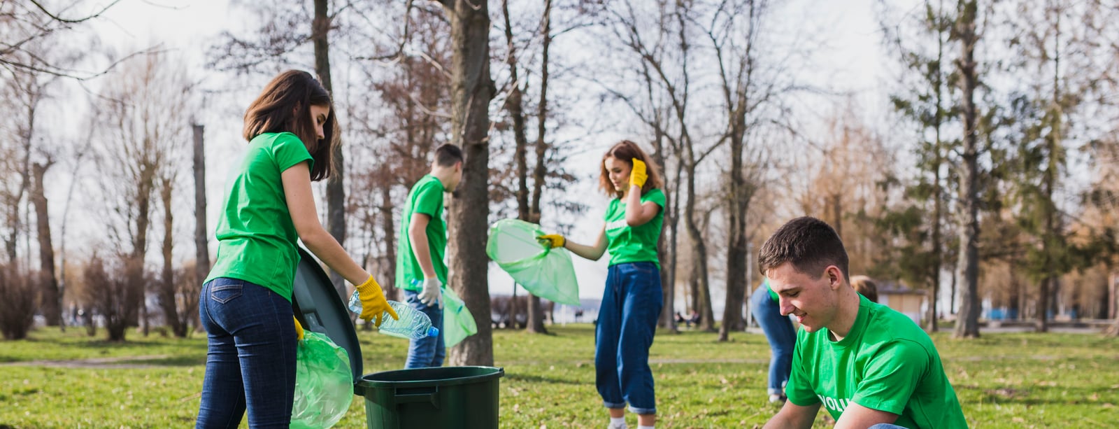 Jak se lidé v Česku zapojují do dobrovolnictví? Bez nároku na odměnu pomáhá každý pátý