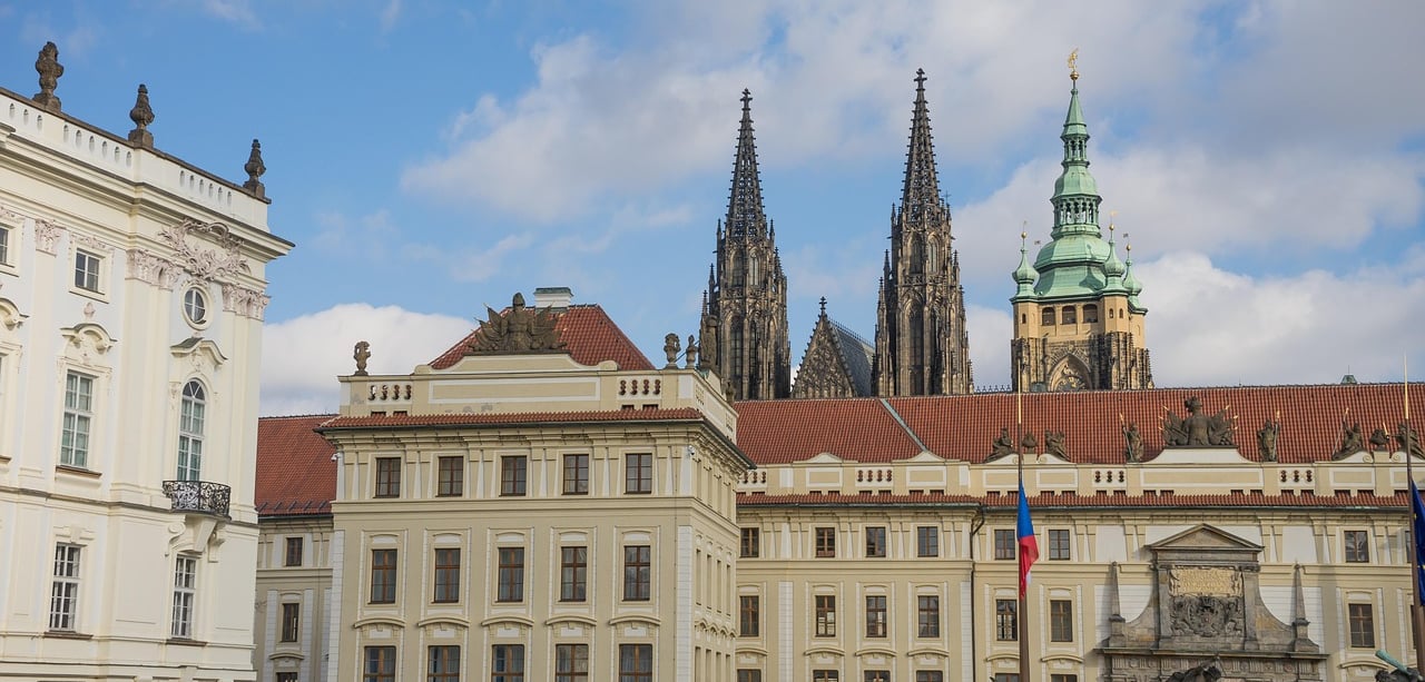 Revize financování ekologických iniciativ nebo označování organizací financovaných ze zahraničí. Vznikající vládní koalice vydala návrh programového prohlášení