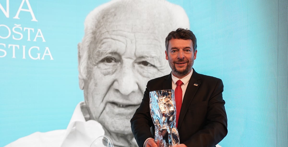 „Člověk by se měl chovat odvážně, když narazí na situaci, která odvahu vyžaduje.“ Šimon Pánek získal Cenu Arnošta Lustiga