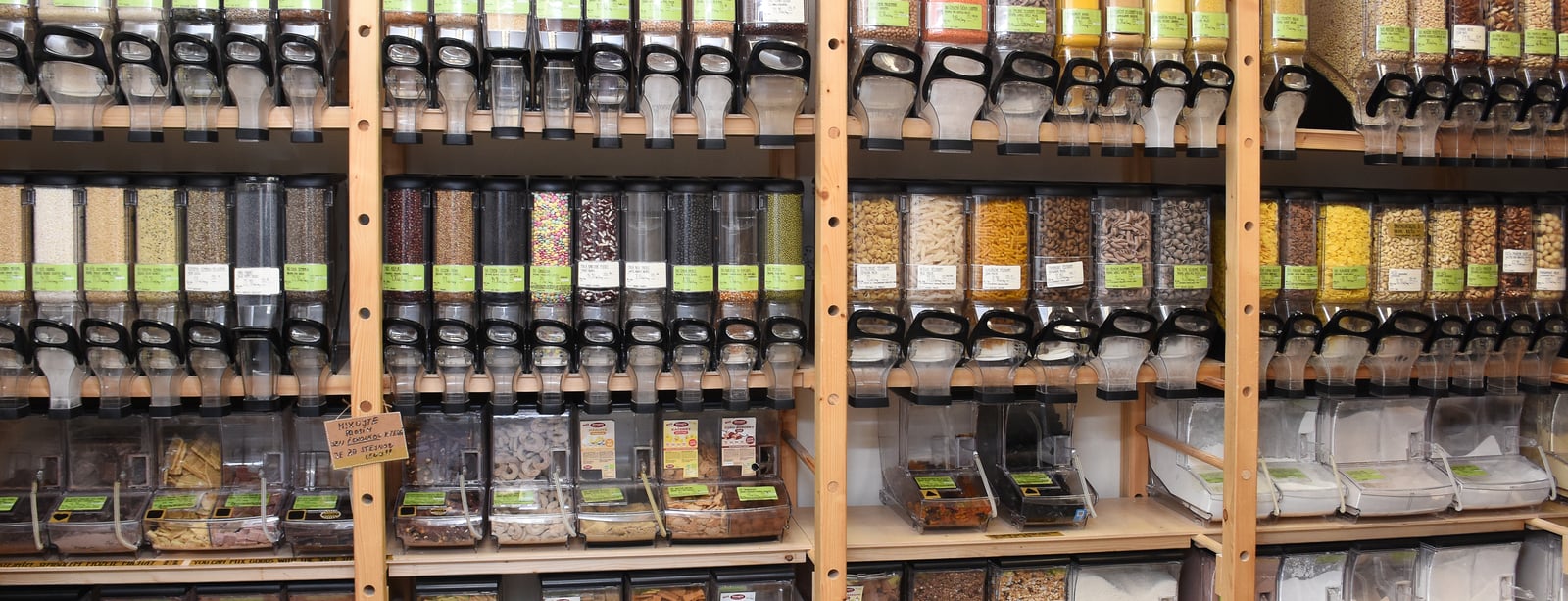 Bezobalu končí. Nový spolek Real Food Community chce zachránit prodejnu na Hradčanské