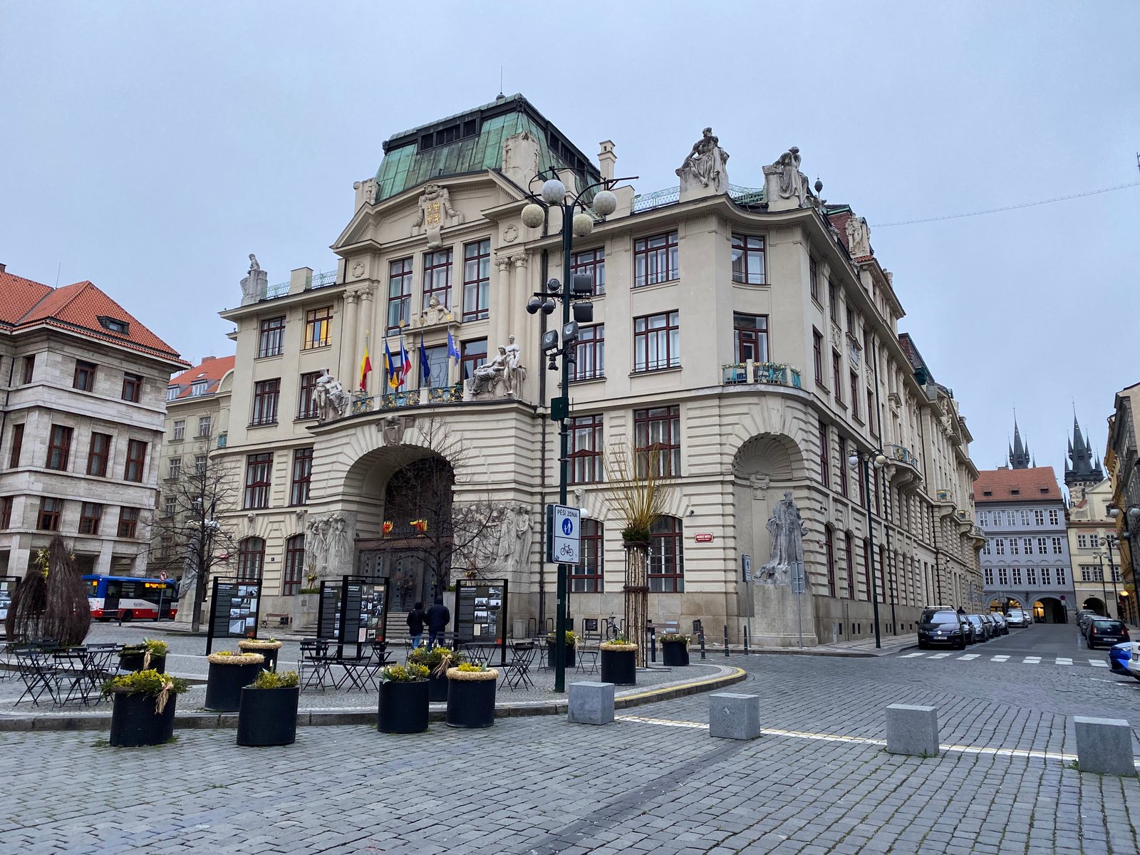 „Do schvalování grantů vstupuje politikaření.“ Pod otevřený dopis Praze se podepsalo 67 organizací