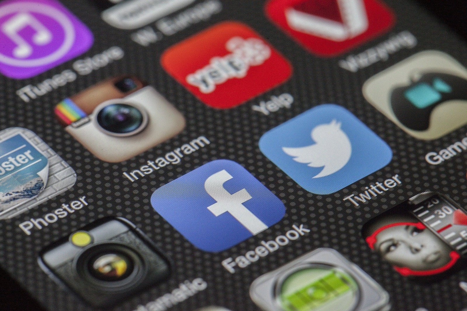Premiéra Friday for Good: Facebook podpořil 30 českých neziskovek