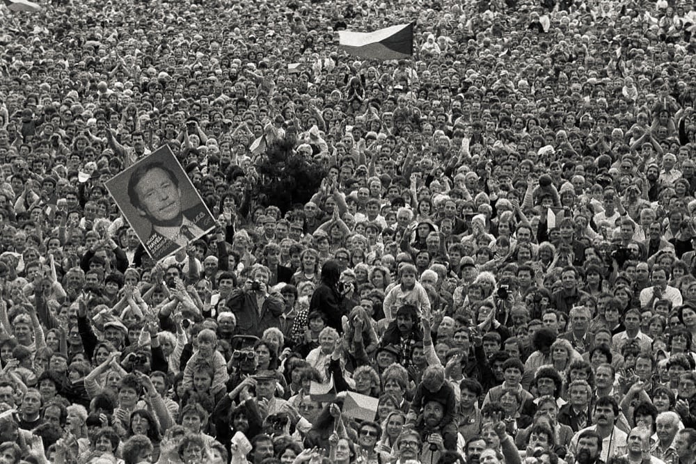 Třicet let svobody připomenou festivaly, výstavy i demonstrace