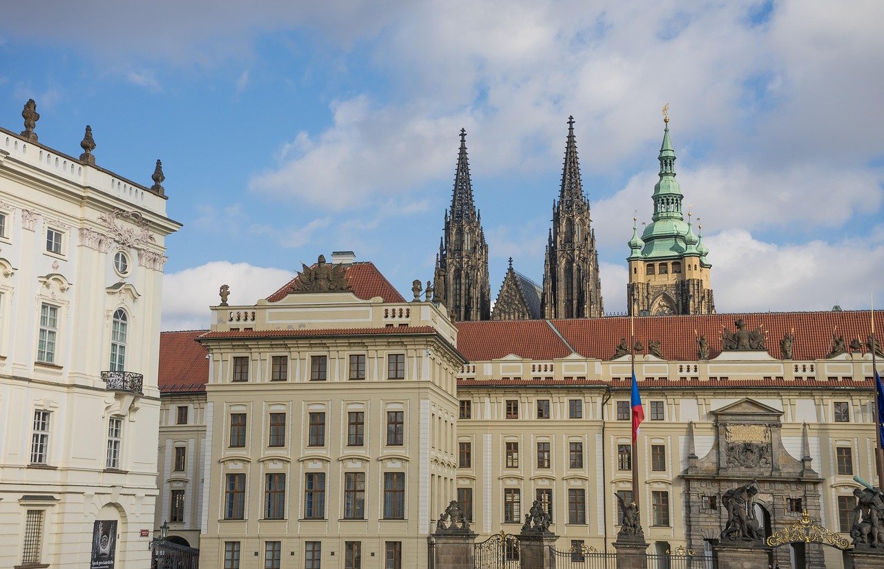 Revize financování ekologických iniciativ nebo označování organizací financovaných ze zahraničí. Vznikající vládní koalice vydala návrh programového prohlášení