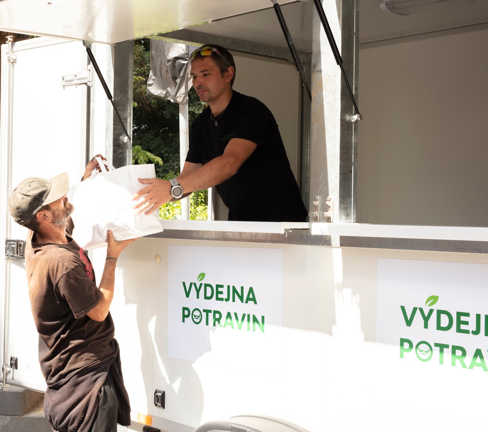 Potravinová pomoc bude dostupnější. Po celém Česku vznikne síť výdejních míst