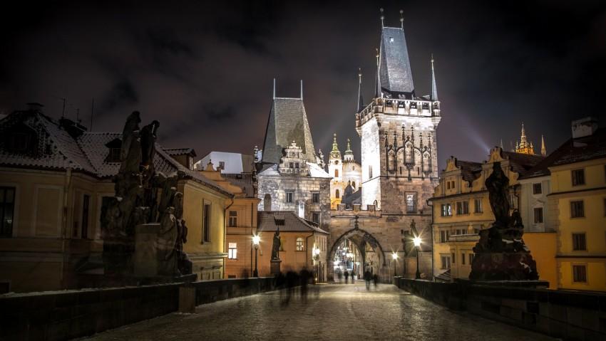 Notoricky známý Karlův most (dříve Kamenný) je jen jednou ze série památek, které po sobě Karel IV. na území ČR I v zharaničí zanechal. Foto: PixaBay